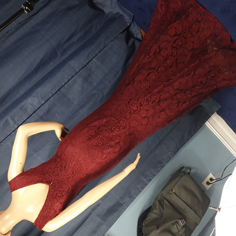 Red Prom dress - Picture 7 of 12